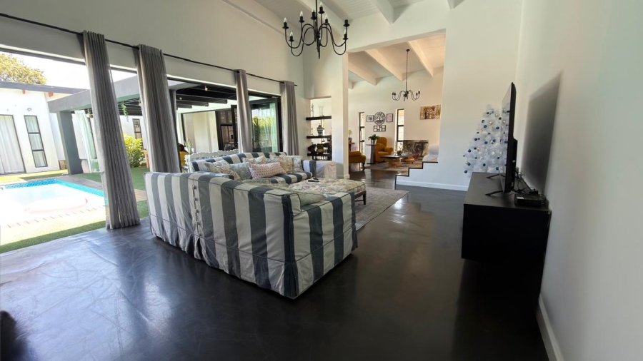 5 Bedroom Property for Sale in Elim Western Cape